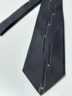 【クリーニング済】未品　DKNY ネクタイ ブラック 日本製