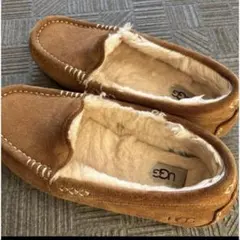 UGG モカシン 靴 チェスナット - メルカリ