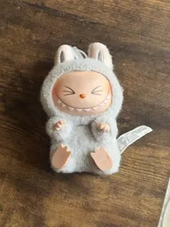 LABUBU（ラブブ）ぬいぐるみ ライトグレー系／POP MART