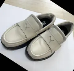 ローファースニーカー