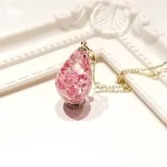 1806.スワロ入り♡ しずく型レジンネックレス♡ 1685.スワロ入り♡ しずく型レジンネックレス♡ - メルカリ