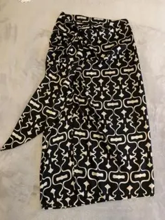 ♡美品・大人な装いにぴったり♡ 送料込 zara ミディ丈スカート 黒