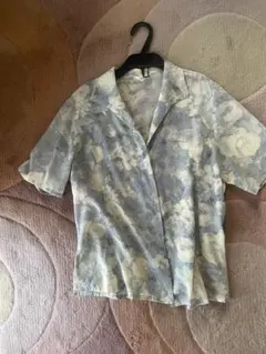 【一つシミあり基本美品】花柄　半袖　薄手　美しいのサムネイル