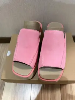新品　アグUGG レディースニュー ハイツ スライド　厚底サンダル25㎝　ピンクのサムネイル