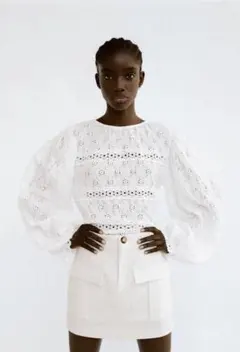 新品ZARAテクスチャー入り生地トップスM ザラ　コットン　刺繍