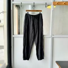 COMOLI リネンドローストリングパンツ