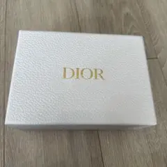 DIOR ホワイトギフトボックス