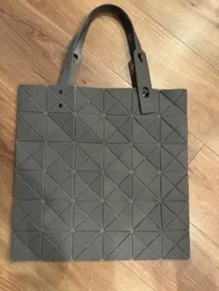 BAOBAO ISSEY MIYAKE トートバッグ ガンメタル - メルカリ