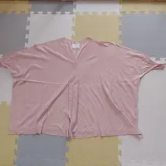 URBAN RESEARCH　桜色 Vネック薄手ニット 七分袖　ドルマンスリーブ