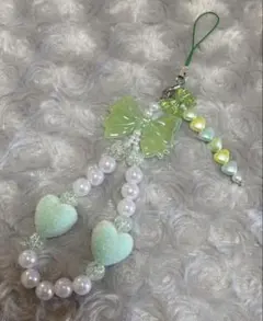 ハンドメイド　キーホルダー　ストラップ　ライトグリーン