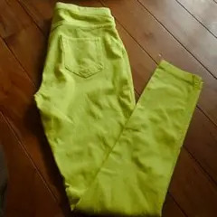 ZARA　ネオンカラースキニーパンツ