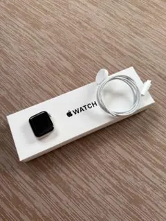 【状態良好】Apple Watch SE (第2世代) 40mm GPSモデル