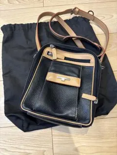 アテストーニ　ショルダーバッグ