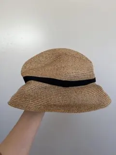 マチュアーハ　boxed hat .