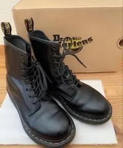Dr. Martens 8ホール ブーツ ブラック