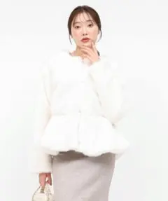 ROYAL PARTY ペプラムファージャケット ホワイト