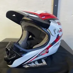 Item thumbnail for item 54defc7e-cad9-4f4f-a59f-8e67e3863012