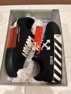 OFF-WHITE LOW VULCANIZED スニーカーのサムネイル