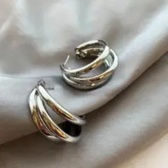 Item thumbnail for item 19344f7e-8c68-45ac-8a10-3fb537b6c4b8