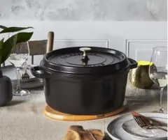 【staub】★24cm ★ピコココット★ラウンド★ブラック★使用回数10回未満のサムネイル