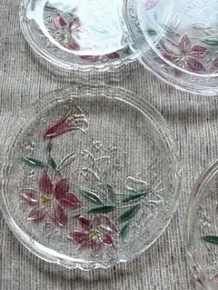 カメイガラス　花柄裏エンボス加工　中皿　4枚 未使用品のサムネイル