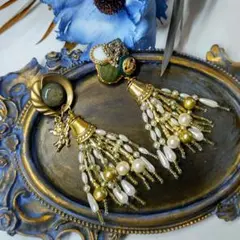 182 パール・ガラススティック・ビーズタッセル等々×アンティーク盛りカボション