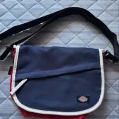 ディッキーズ（Dickies）BEAMS ショルダーバッグ ネイビー/レッドのサムネイル
