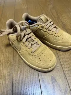 Nike エアフォース1ベージュ スニーカー B05486-700