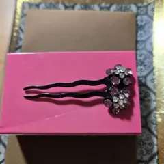 花モチーフ ヘアピン 黒色