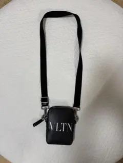 2025年最新】VALENTINO メンズ ショルダーバッグの人気アイテム - メルカリ
