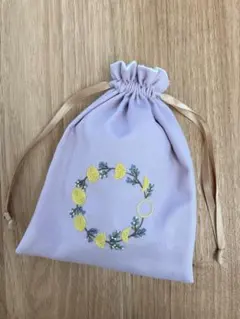 【手刺繍】月の満ち欠けと小さな植物のサークル巾着(シャモアピンク)