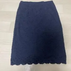 ナチュラルビューティベーシック　ネイビータイトスカート