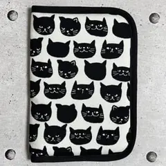 ❣️ 100円引き❣️黒猫ちゃん ❣️クッションマルチケース