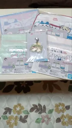 ちいかわの湯ほつこり H賞　巾着ハンカチ　４枚　F賞　銭湯キーホルダー