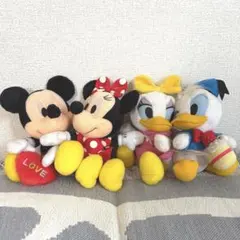 ディズニー ミッキー　ミニー　ドナルド　デイジー ぬいぐるみ ペア 4個セット