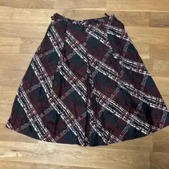 フレアスカート 黒と赤のチェック柄