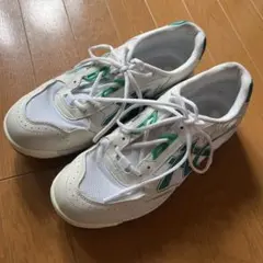 アシックス スニーカーのサムネイル