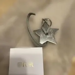 Dior 星型レザーキーホルダー グレー
