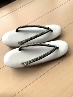 ホワイト 草履 ダークグリーンストラップ23cm〜24cm
