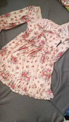 リズリサLIZLISA新品未使用バラ柄ワンピースピンク姫系花柄プリンセス