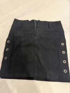 ボタン付きブラックミニスカート Mサイズ