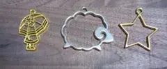 金属製レジン用チャームセット（傘をさす少女・羊・星）