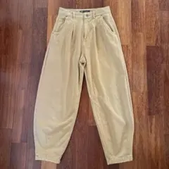 ZARA☆カーブパンツ デニムパンツ ベージュ レディース