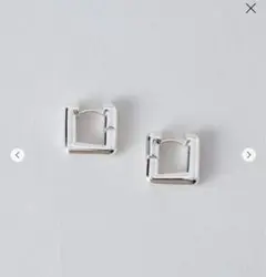 辻元舞着用 BONEE SQUARE HOOP EARRINGS miniのサムネイル
