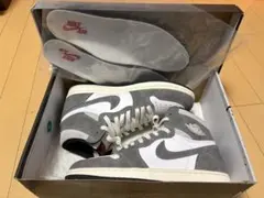 ナイキ エアジョーダン1 AJ1 jordan1 スモークグレー