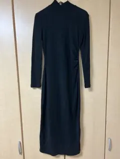 新品タグ付き　ZARA ブラック ニット ロングワンピース サイドギャザー　長袖