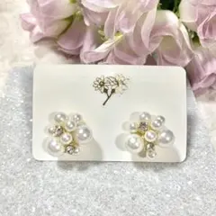 パール　ビジュー　花　結婚式　入学式　入園式　ハンドメイド　ピアス　イヤリング