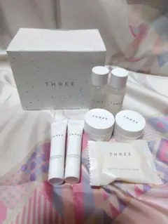 THREE トラベルサイズ　スキンケアセット　化粧水　乳液　クリーム　石けんのサムネイル