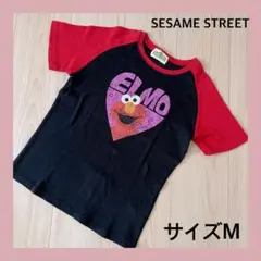 ＊セサミストリート：サイズM：黒色のエルモ柄の半袖Tシャツ＊のサムネイル