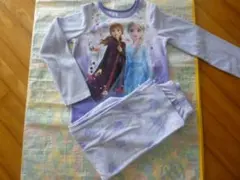 サイズ８（130cm）アナと雪の女王パジャマ